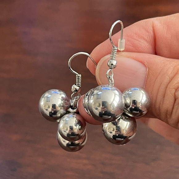 Vintage Jewelry - Silver tone spherical ball drop earrings